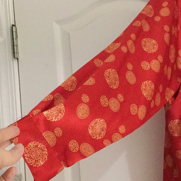 Notations with gold repeating circle print 1x top - Picture 4 of 8